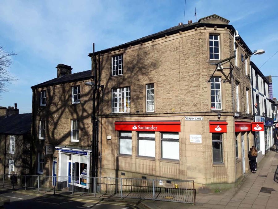 GL Hearn For Sale 1 Castle Street & 24 Parson Lane, Clitheroe, BB7 2BT