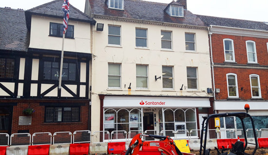 For Sale: 14 Market Place Romsey SO51 8NA
